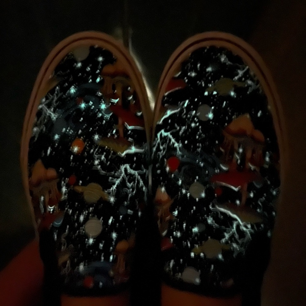 Vans Cosmic Glow classic canvas shoes w/ glow in the dark mushroom galaxy print - Picture 8 of 9